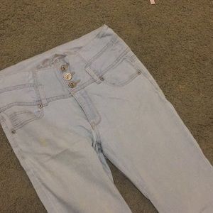 Light washed jeans high waisted